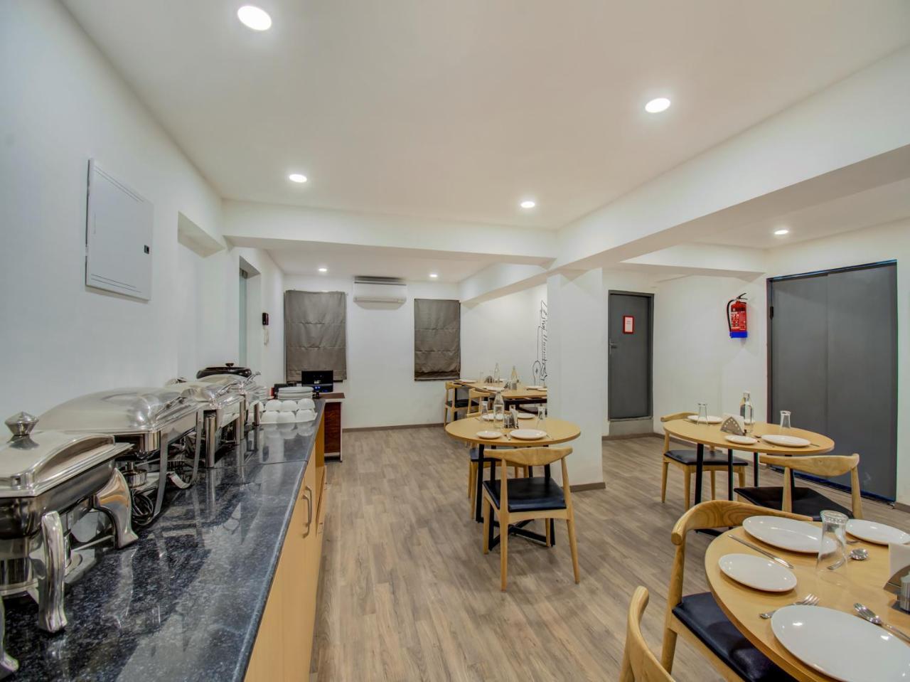 Отель Oyo Townhouse 66 Nagpur Station Ca Road Экстерьер фото